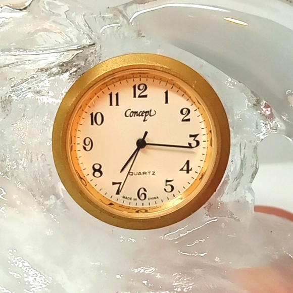 Vintage Cristal d' Arques crystal dolphin clock. No flaws - Picture 4 of 10
